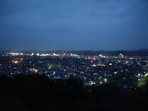 尾関山公園の夜景 三次駅方面
