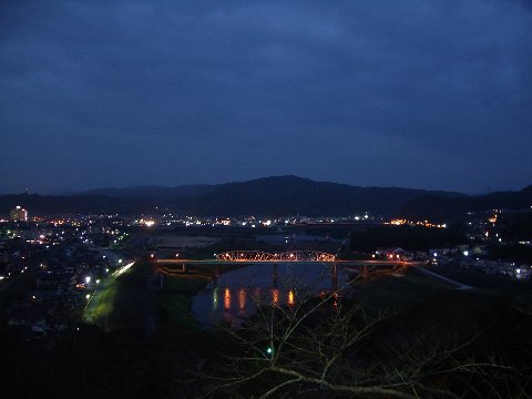 尾関山公園の夜景 祝橋